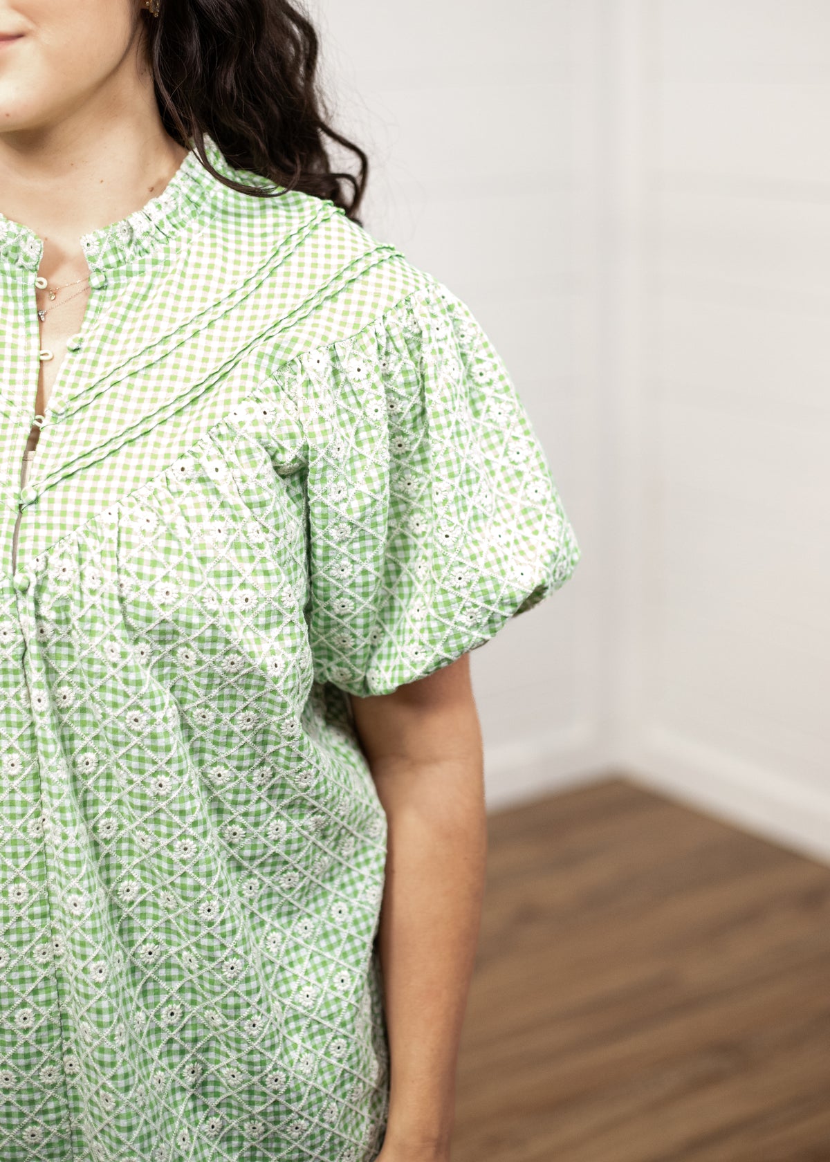 Ellis Green Eyelet Short Sleeve Top Sleeve Detail