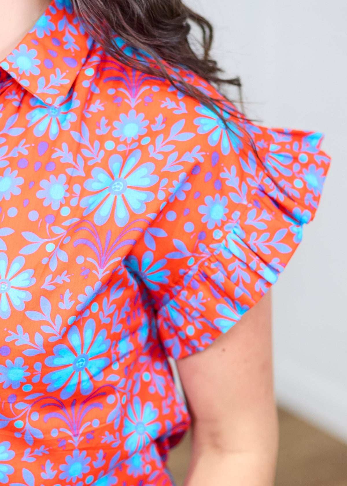 Stevie Red and Blue Floral Short Sleeve Top Sleeve Detail 