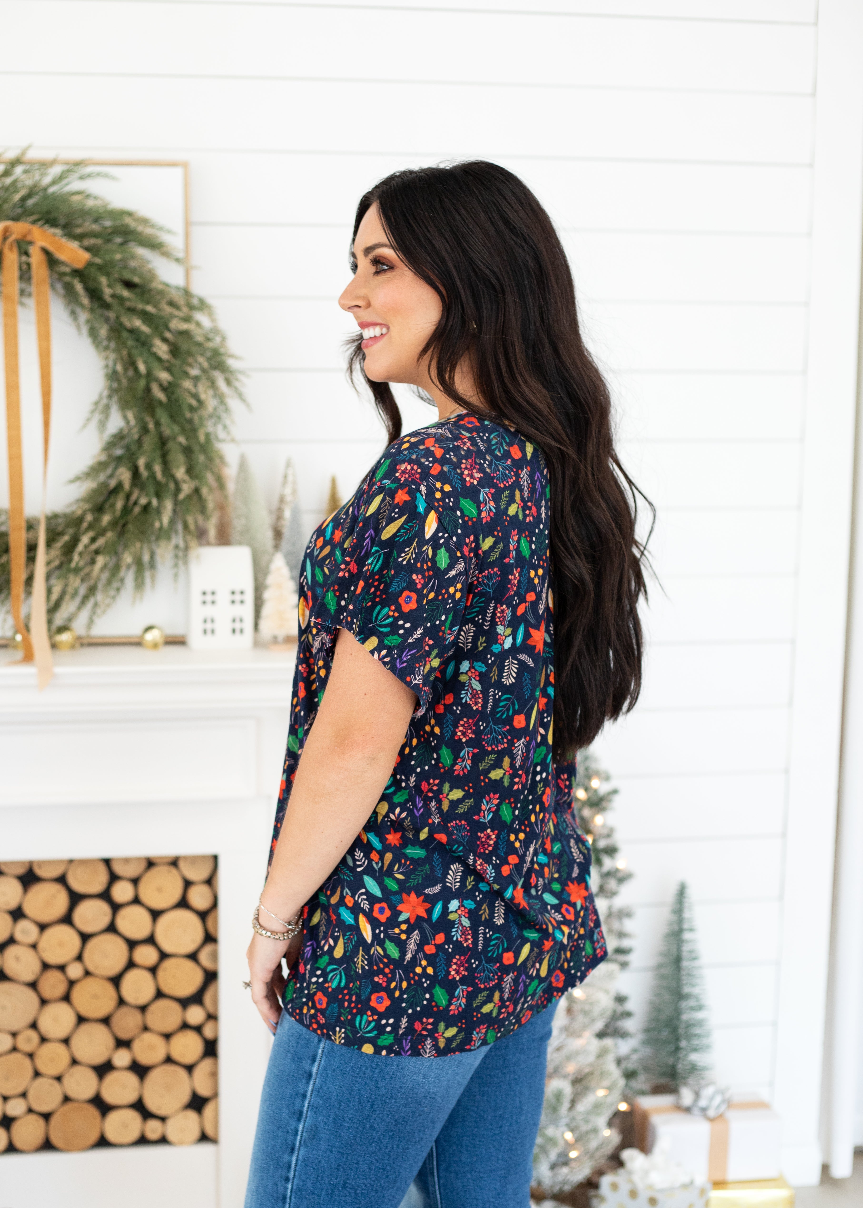 Basic Poinsettia Poppy Short Sleeve Tee Side